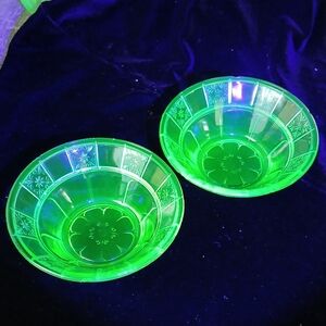 Vaseline Glass Set Of 2 Berry Bowls